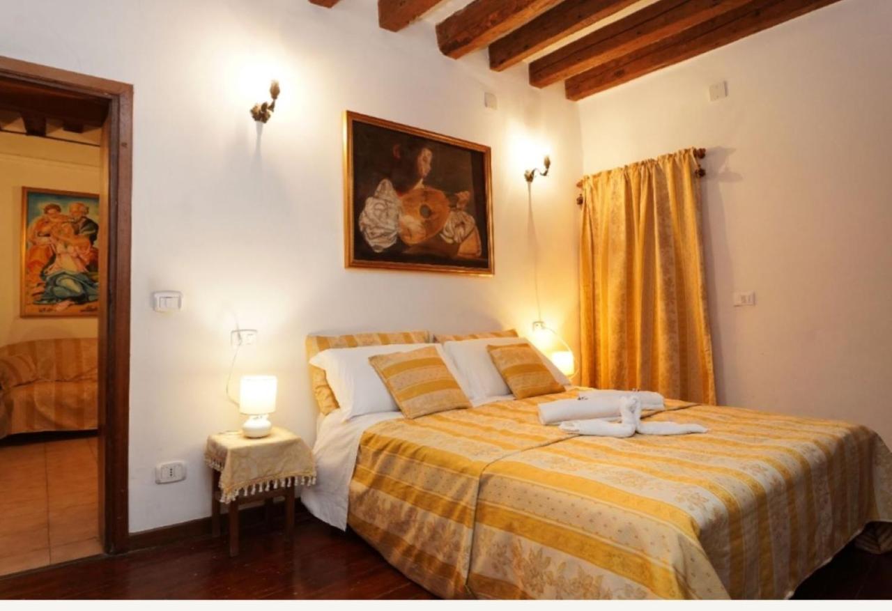 Rialto Laura Apartamento *