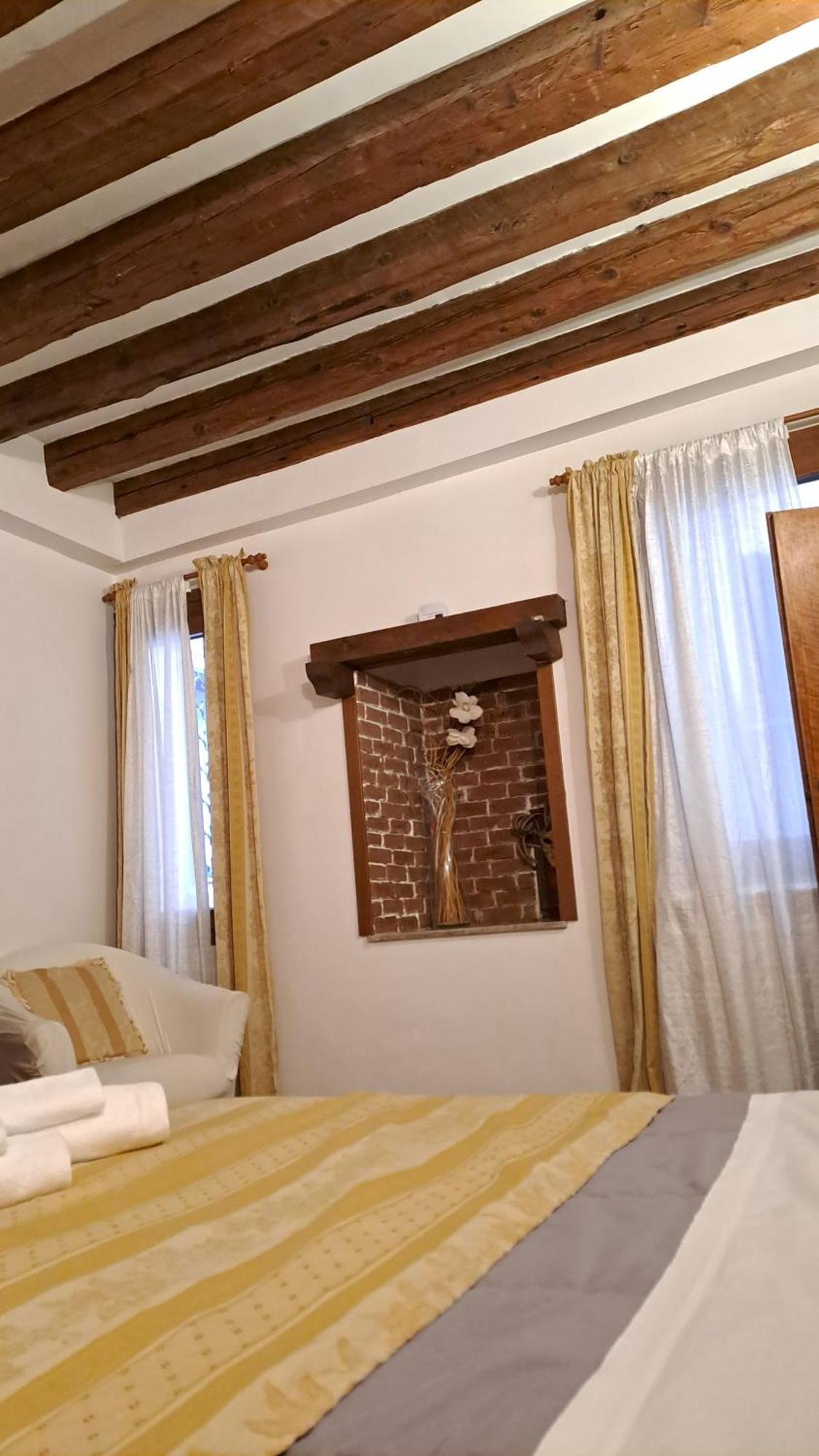 Rialto Laura Apartamento *